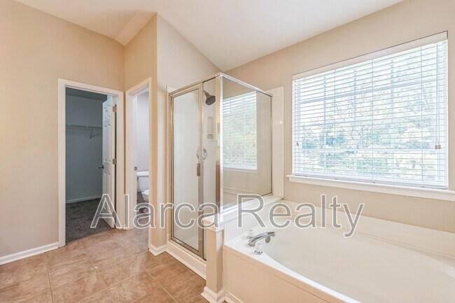 Building Photo - 6106 Greengate Ln