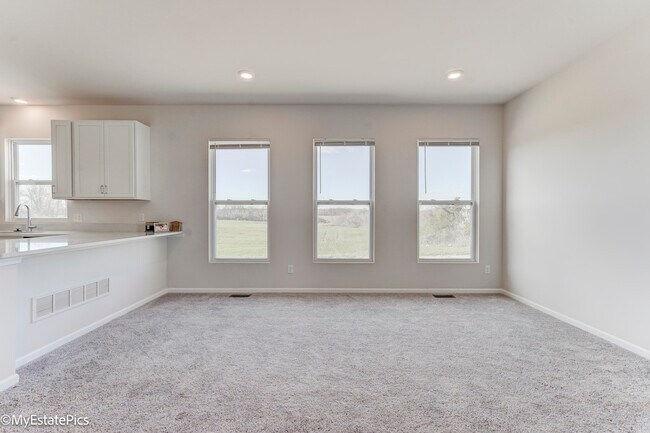 Building Photo - 2780 Riverview Ln