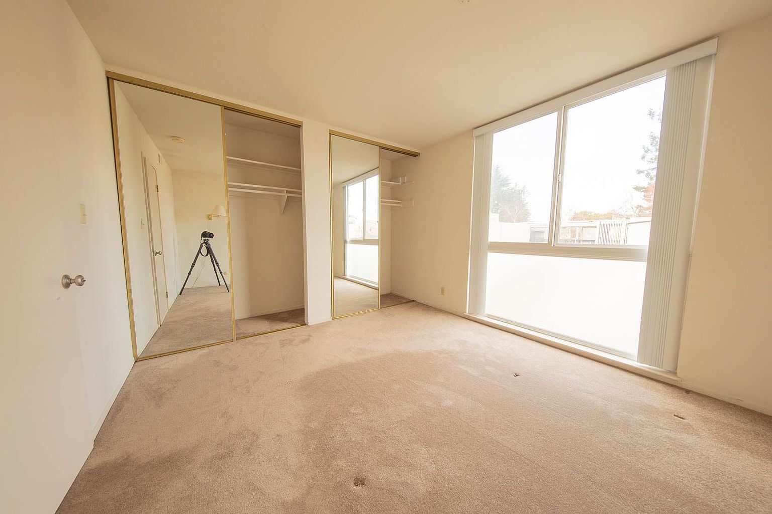 Building Photo - 183 Del Medio Ave