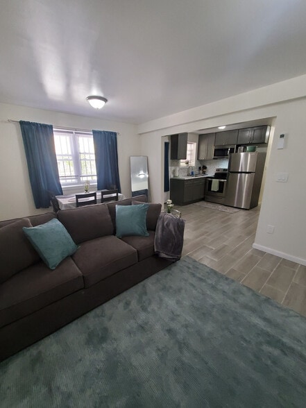 Building Photo - 541 S 9th Ave