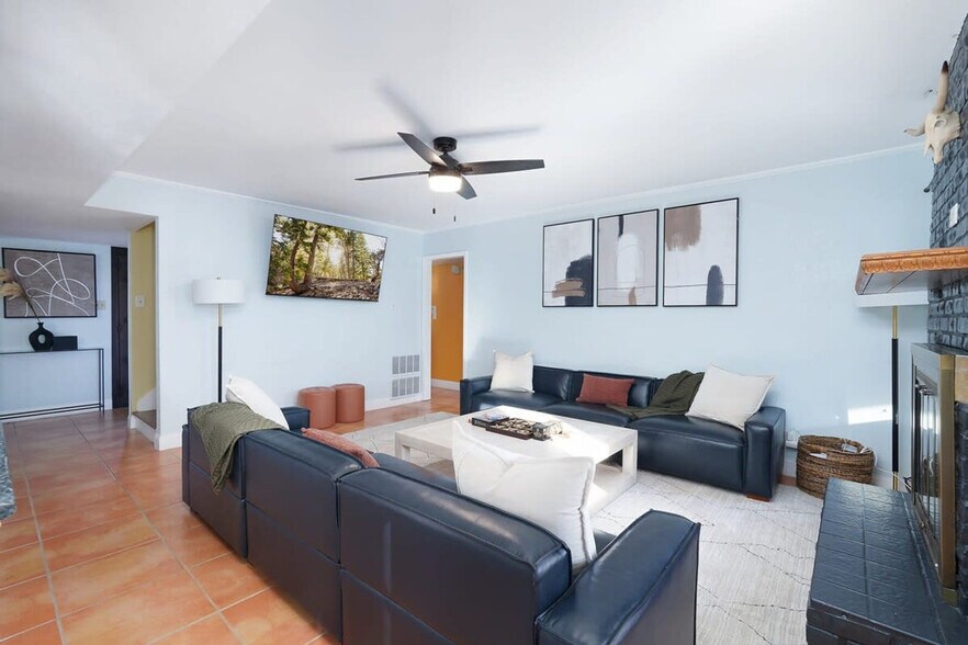 Building Photo - 10807 Mount Ida Dr