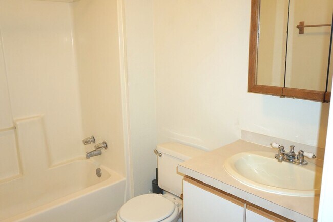 Building Photo - Cute 2-Bedroom Close to Downtown Boise