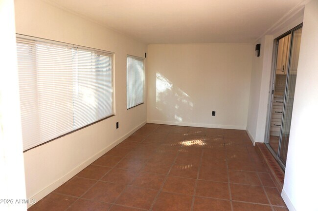 Building Photo - 2331 E Betty Elyse Ln