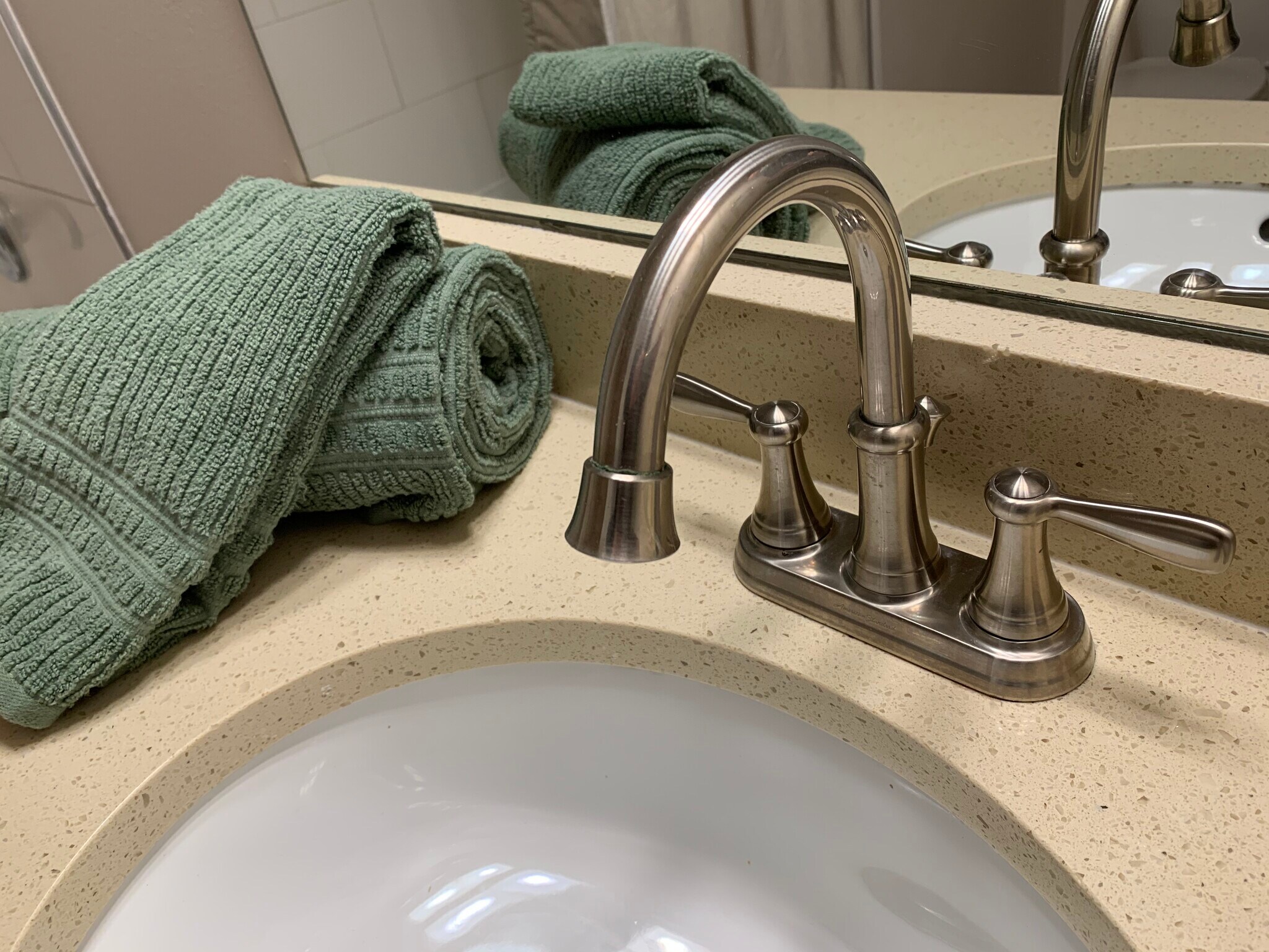 Bathroom with quartz counter tops - 5211 Fauntleroy Way SW
