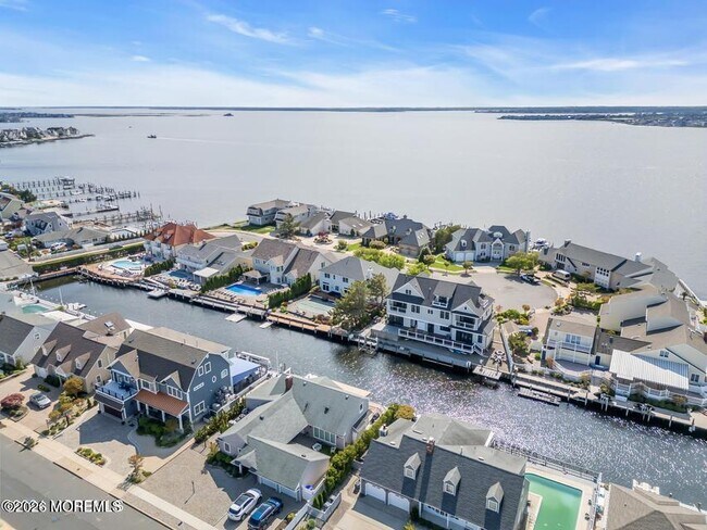 Building Photo - 206 Pointe Dr