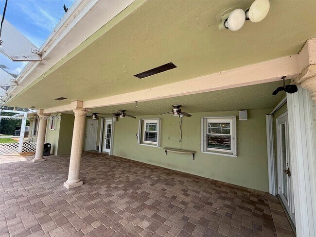 Building Photo - 17501 SW 54th St