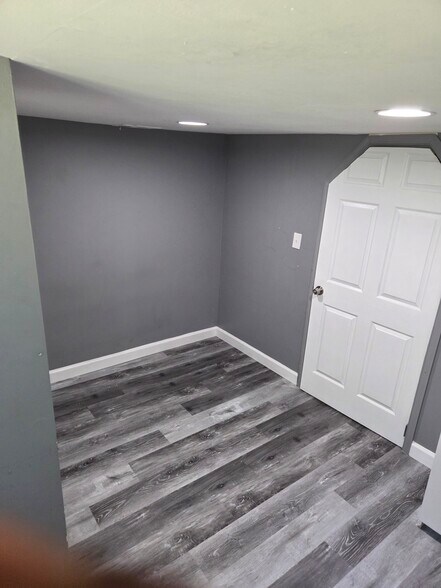 Building Photo - 54 Broadship Rd