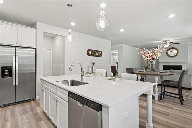 Building Photo - 213 Chiswick Lp