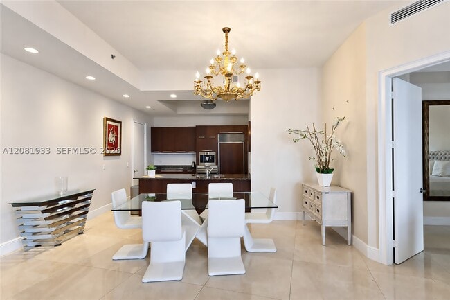 Building Photo - 15811 Collins Ave
