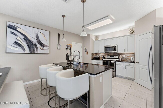 Building Photo - 16315 Hunters Hollow Trail