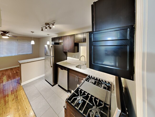 Building Photo - Lantern Square Apartments-B5