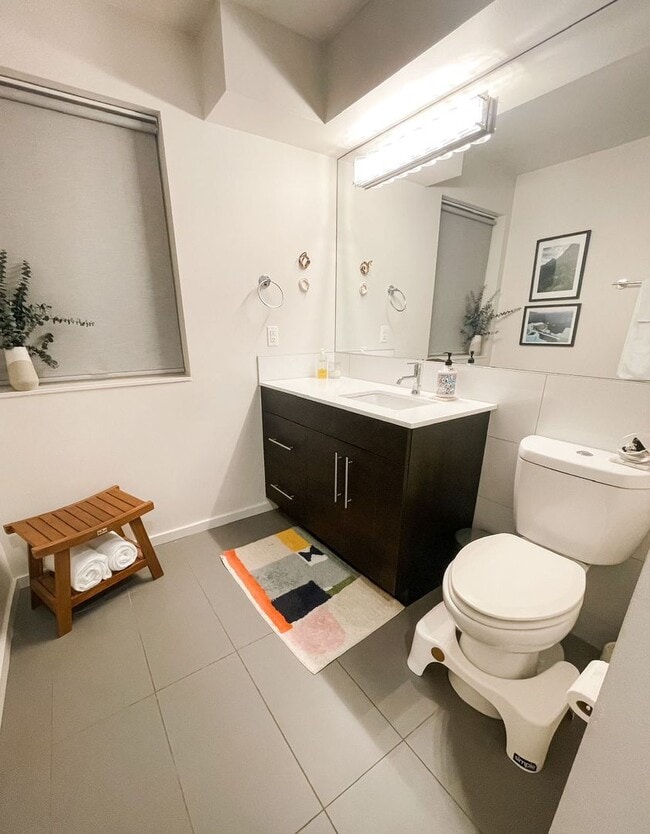 Building Photo - 2bd/3.5ba Seattle Townhouse