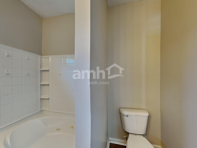Building Photo - 855 Jack Pine Dr