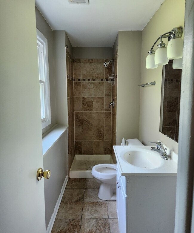 Building Photo - 3406 Birchwood Dr