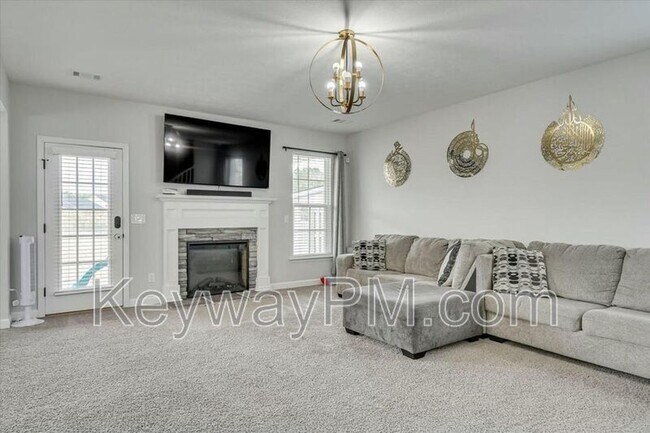 Building Photo - 1044 Mulford Lp