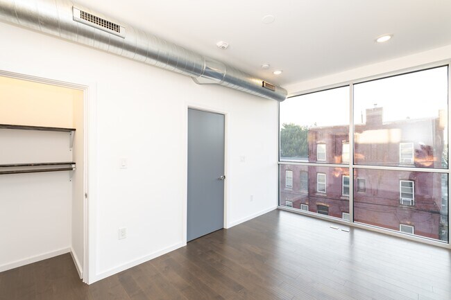 Building Photo - 620 Diamond St