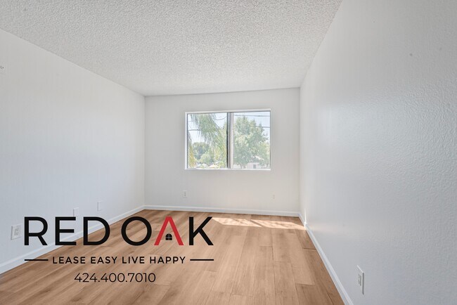 Building Photo - 11817 Victory Blvd