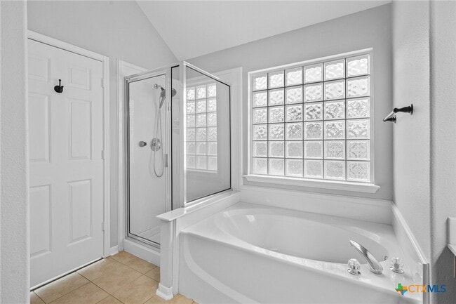 Building Photo - 111 Hackamore Ln