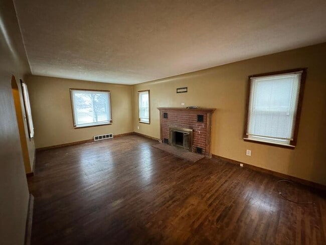 Building Photo - 11478 Engleman Rd