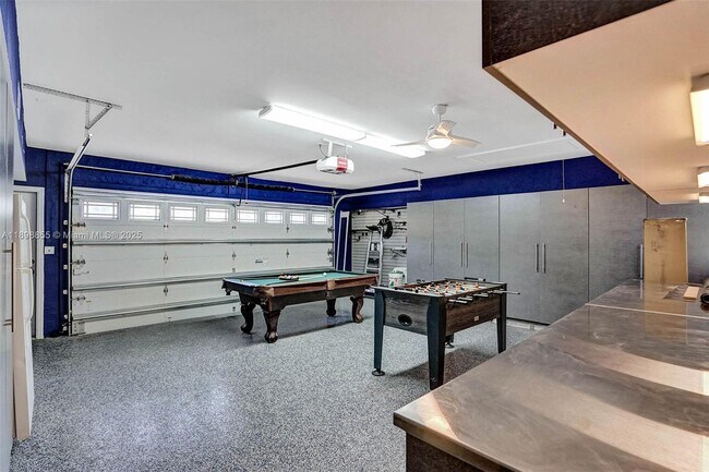 Building Photo - 2120 SW 28th Way