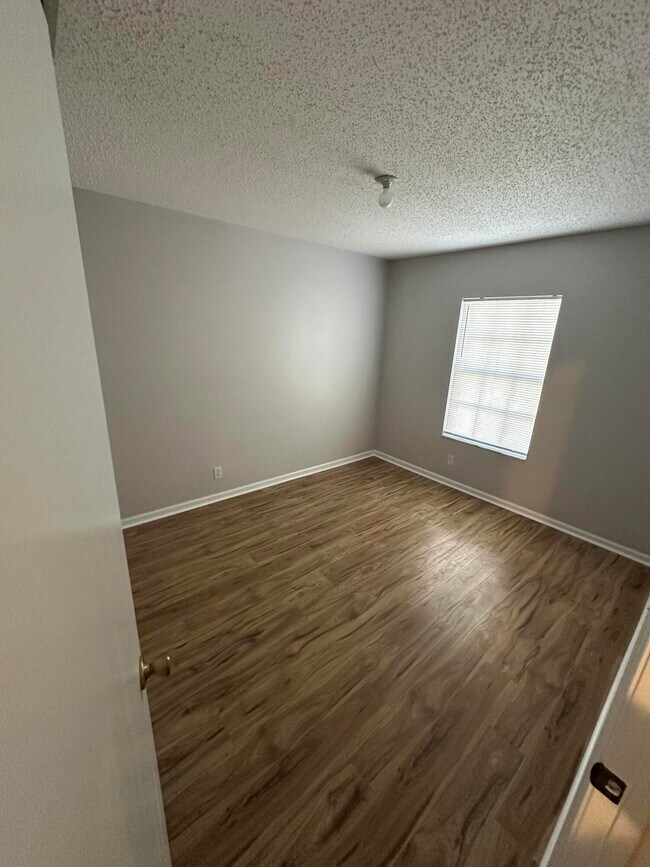 Building Photo - 6856 Mill Brook Pl