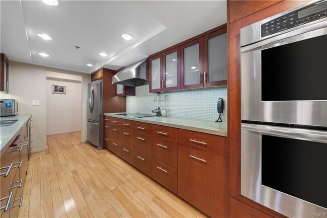 Building Photo - 10660 Wilshire Blvd