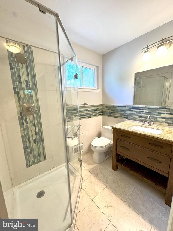 Building Photo - 18 Goshawk Ct