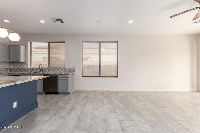 Building Photo - 5665 W Laurie Ln