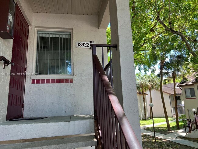 Building Photo - 13922 SW 91st Terrace