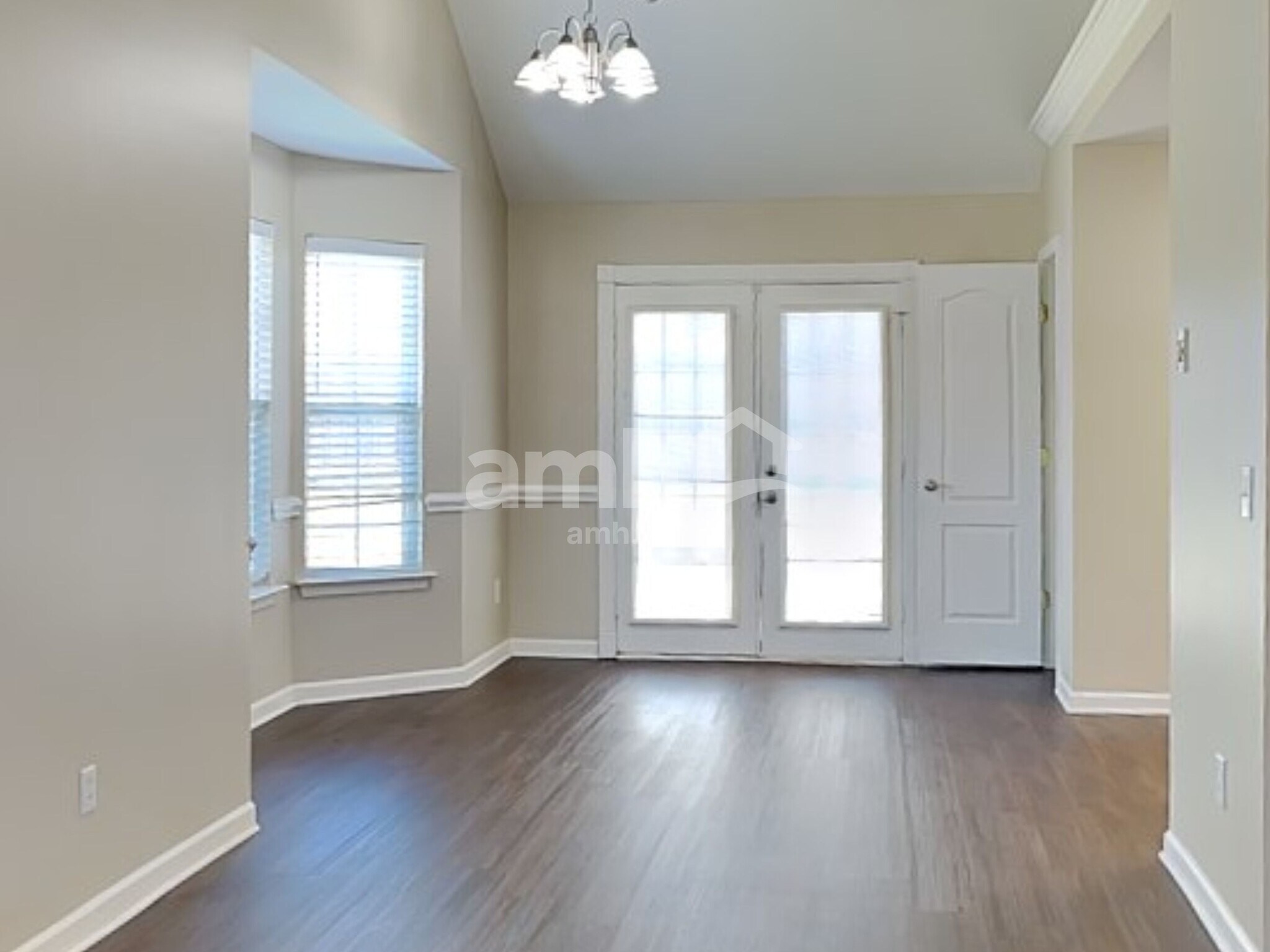 Building Photo - 1039 Saddle Wood Dr