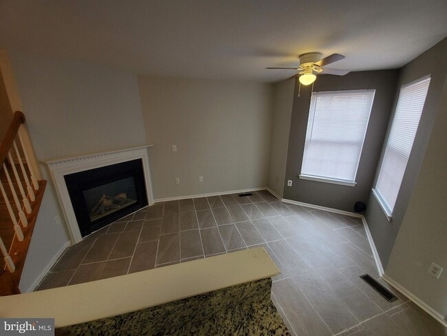 Building Photo - 3344 Vineland Pl