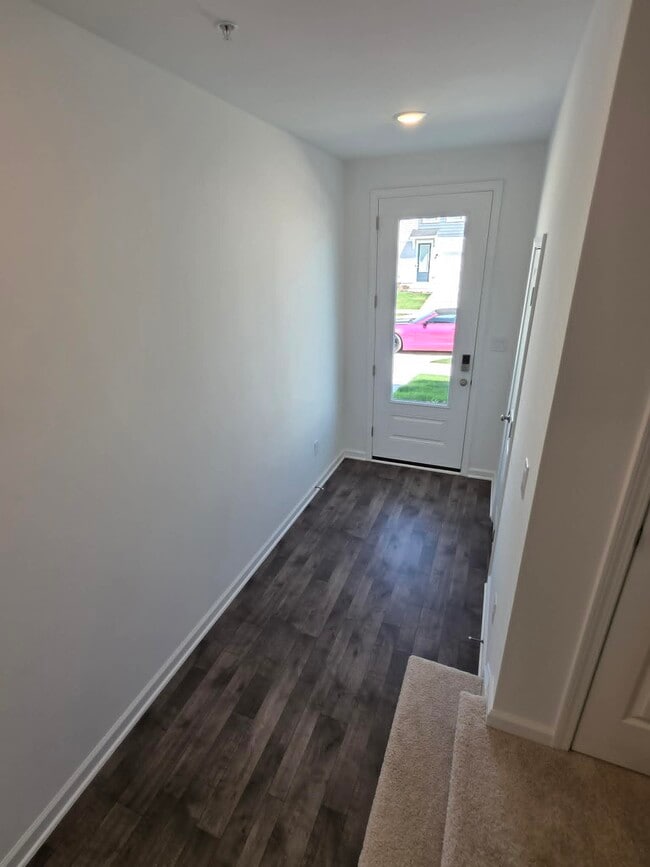 Building Photo - 222 Clement Lp