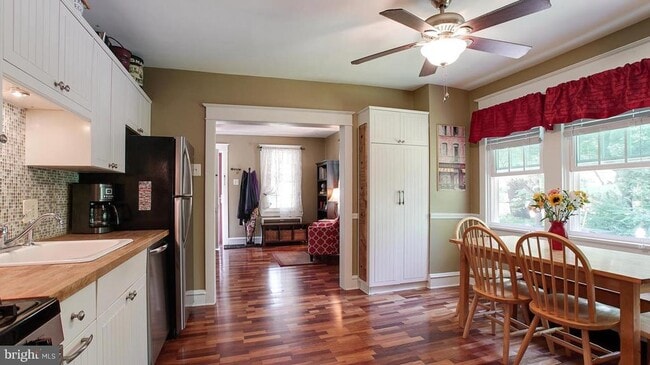 Building Photo - 502 Central Ave