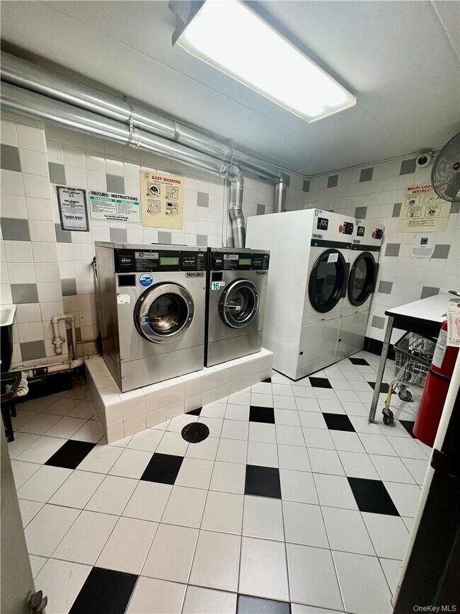 Building Photo - 372 Central Park Ave