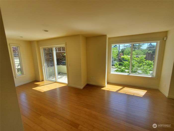 Living Room - 1402 N Northgate Way