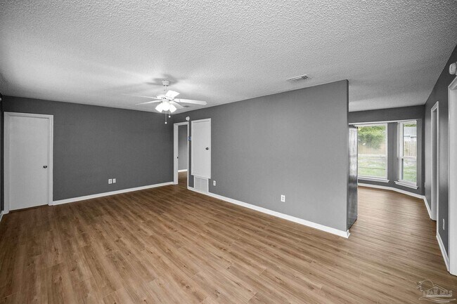 Building Photo - 5810 Linn Ave