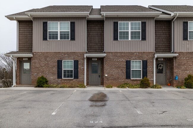 Building Photo - 924 Warrior Hill Dr