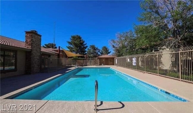 Building Photo - 7300 W Pirates Cove Rd