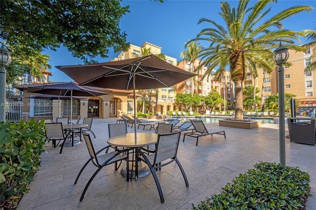 Building Photo - 19555 E Country Club Dr