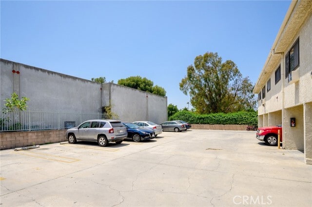 Building Photo - 16226 Vanowen St