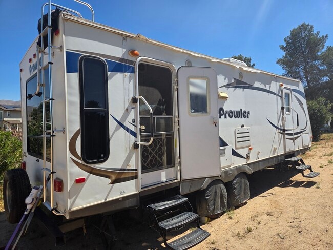 Building Photo - 19188 Glendale Ave