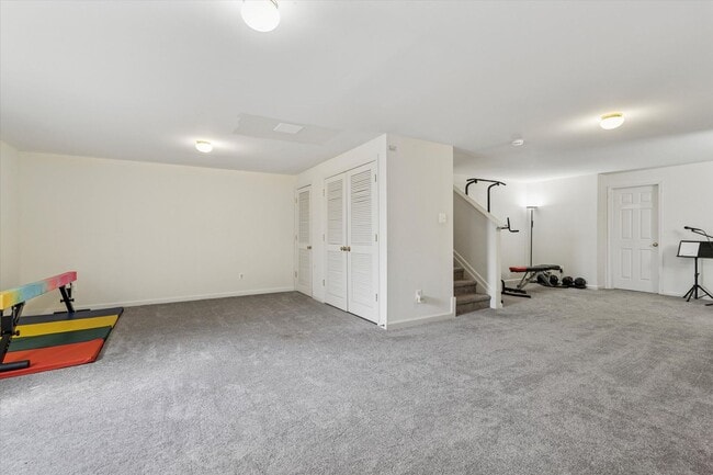 Building Photo - 3B/2.5B End Unit Townhome in Penns Manor A...
