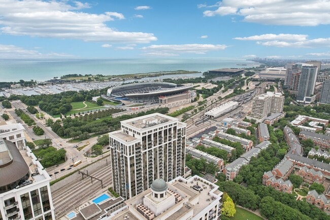 Building Photo - 1335 S Prairie Ave