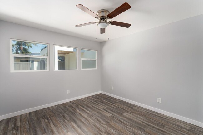 Building Photo - LEASE SPECIAL - UP TO 4 WEEKS FREE!  Luxurious 1-Bedroom Apartment with Private Yard in the Heart...