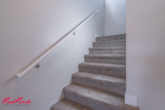 Building Photo - Hurricane Valley 3 Bedroom Townhome