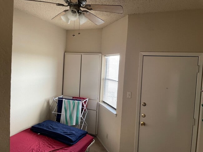 Building Photo - Guadalupe Square