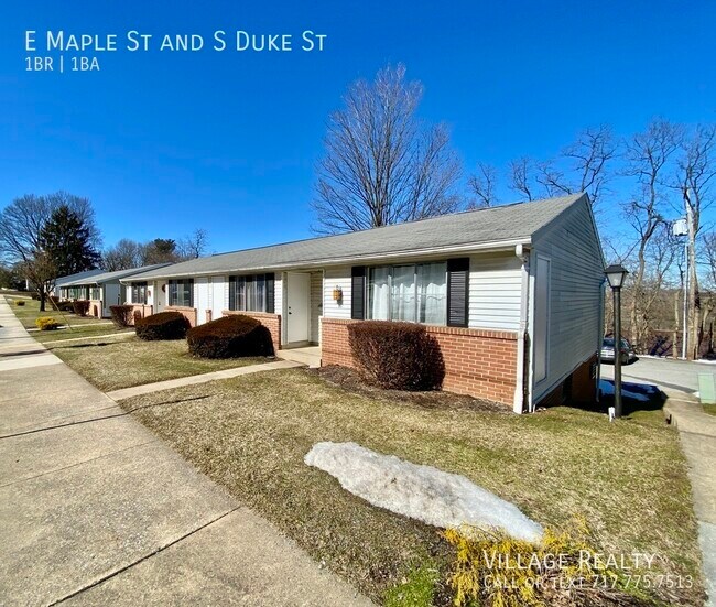 Building Photo - 501 E Maple St