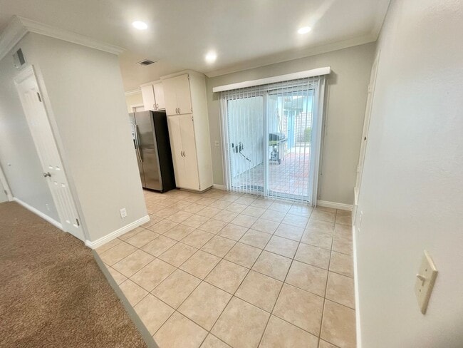 Building Photo - Single family home located in desirable Yorba Linda neighborhood! SMALL/MEDIUM DOGS OK!