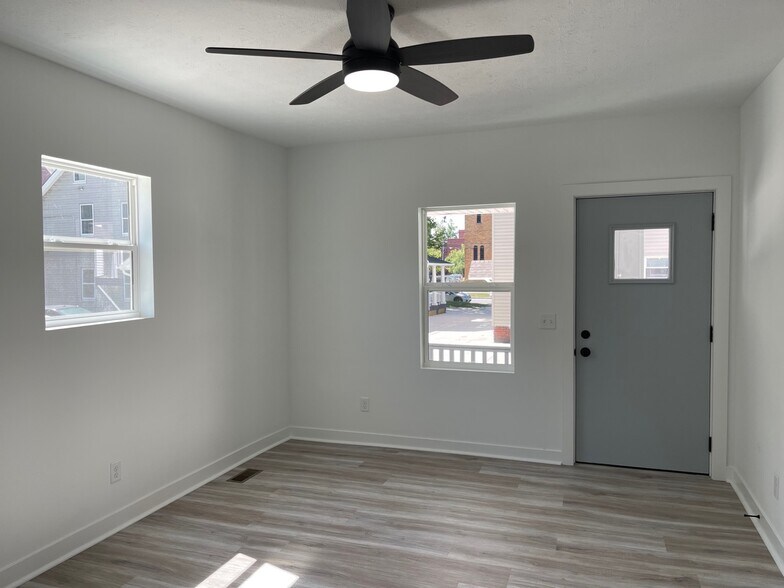 Building Photo - 2275 W 11th St