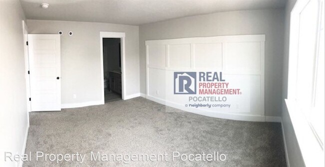 Building Photo - 3 br, 2.5 bath House - 169 Park Lawn #8